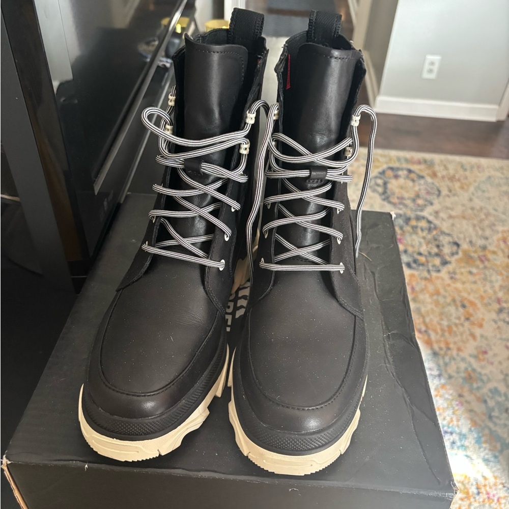 Sorel Black Lace Up Boots with Cream Sole